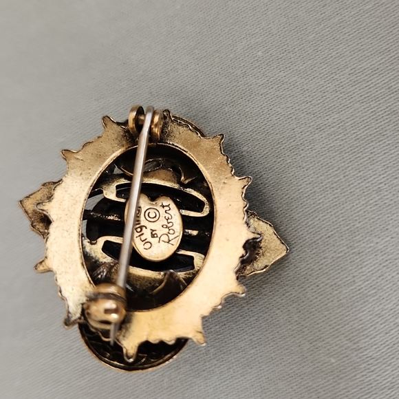 Brooch - Picture 3 of 3